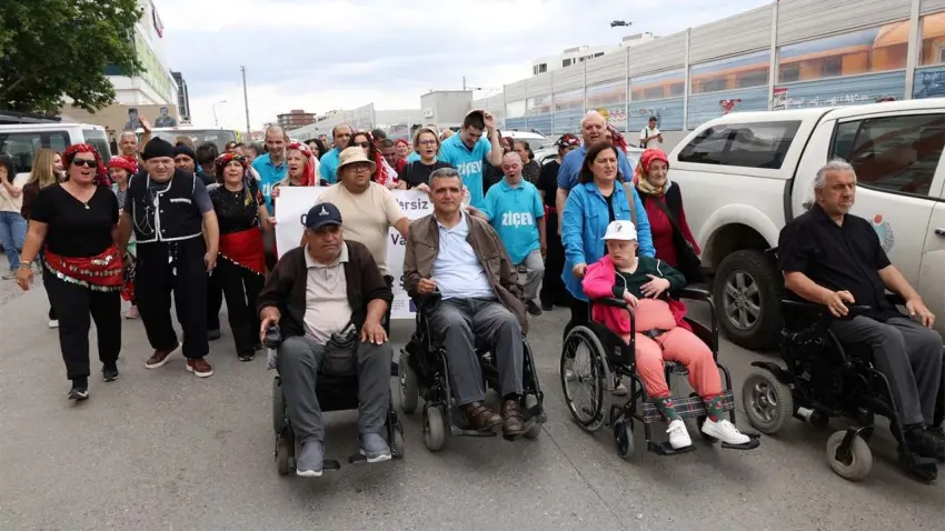 Çiğli’de ‘Engelsiz Şenlik’ coşkusu: ZİÇEV öğrencilerinden anlamlı gösteri haberinin görseli
