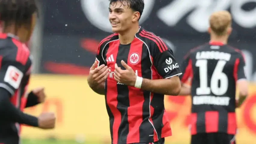 Galatasaray’dan tarihi transfer operasyonu! Dursun Özbek Can Uzun için 35 milyon euroyu masaya koydu! haberinin görseli