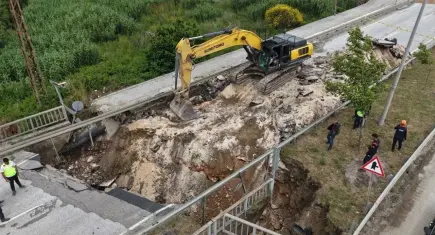 Hatay'da aşırı yağış facia getirdi: 2 ölü, 4 yaralı! Eğitime ara verildi