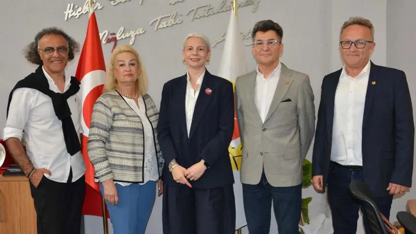 İZFAŞ Genel Müdürü Cumalıoğlu’ndan İzmir Gazeteciler Cemiyeti’ne ziyaret haberinin görseli