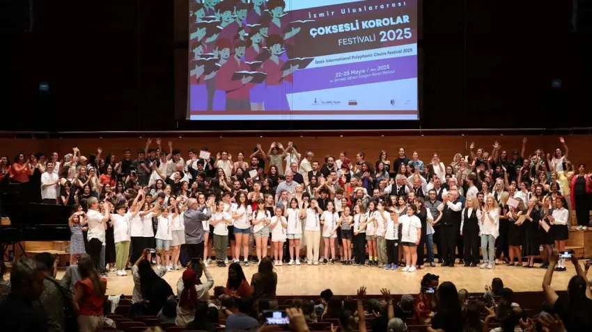 İzmir'de Uluslararası Çoksesli Korolar Festivali başlıyor: 70 koro sahne alacak haberinin görseli