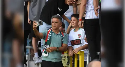 Karşıyaka’da Basatemür kalmaya sıcak, Altay’da başkan adayı arayışı sürüyor
