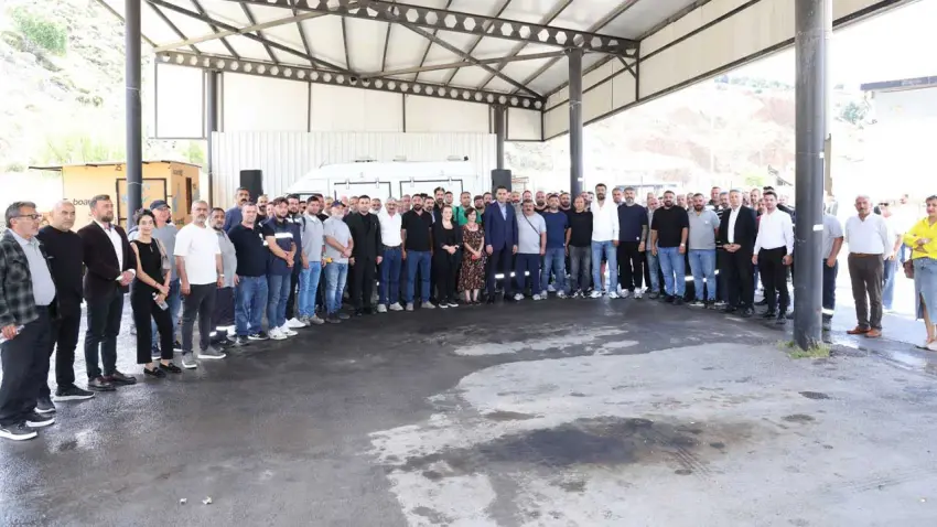 Başkan Onur Emrah Yıldız personelle bayramlaştı haberinin görseli
