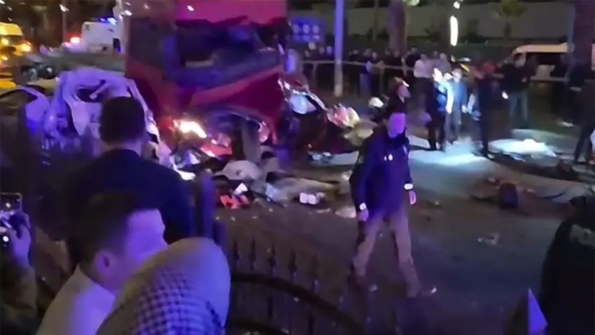 Giresun’da zincirleme kaza: TIR’ın otomobile çarptığı faciada aynı aileden 5 kişi öldü haberinin görseli