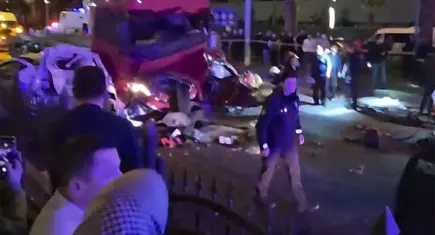 Giresun’da zincirleme kaza: TIR’ın otomobile çarptığı faciada aynı aileden 5 kişi öldü