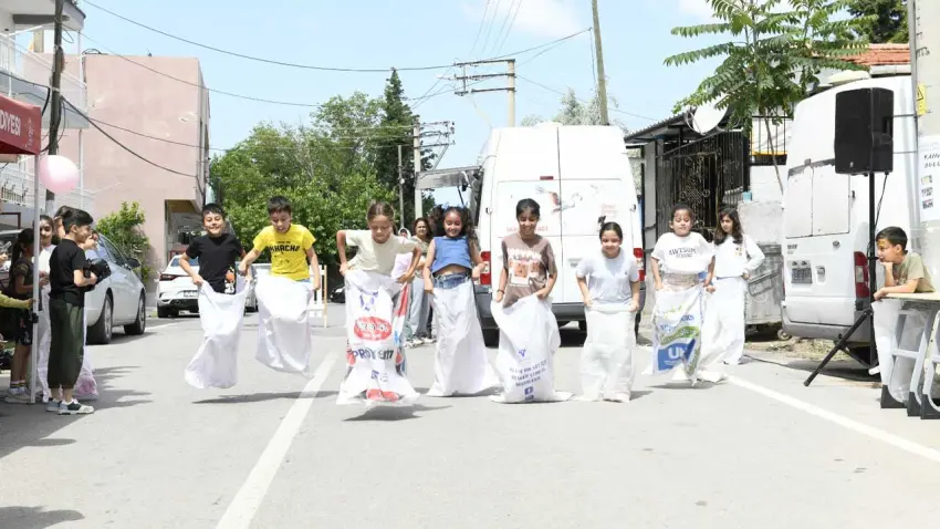 Güzeltepe’de çocuklar yılsonu şenliğinde buluştu haberinin görseli