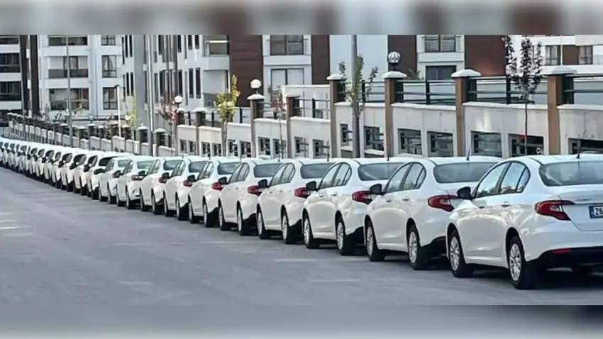 Kurban Bayramı yaklaşırken İzmir'de kiralık otomobile yoğun ilgi haberinin görseli