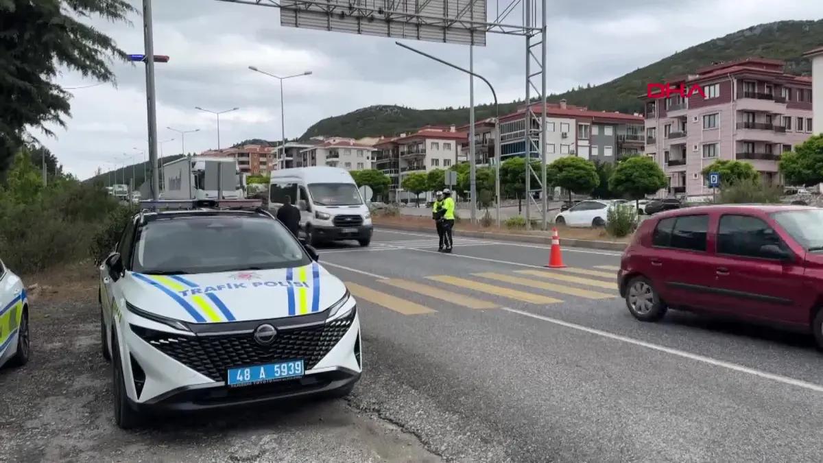 Muğla'ya tatilci akını; kilometrelerce araç kuyruğu oluştu görseli