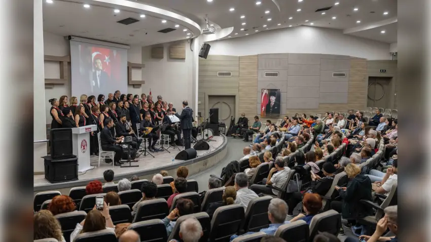 Türkülerle baharın coşkusu, gençliğin umudu yankılandı haberinin görseli