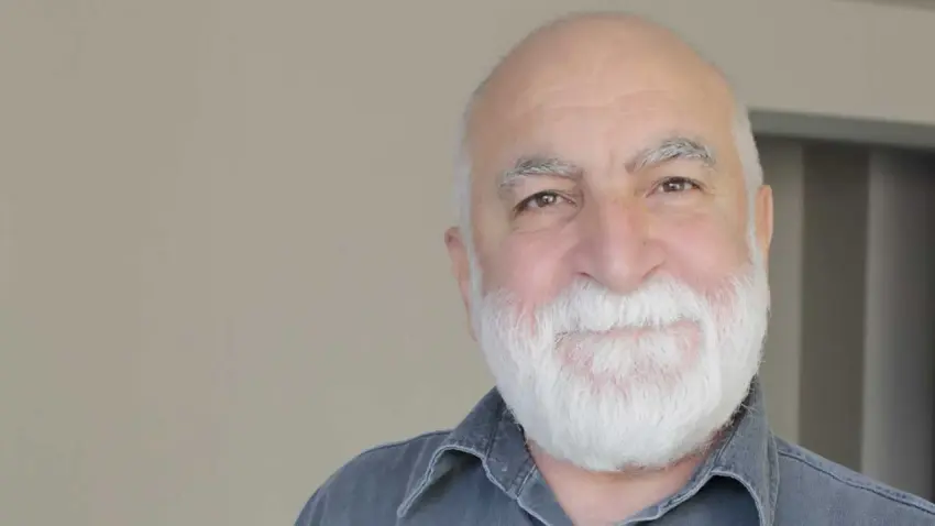 Yazar Mustafa Özke’nin ‘Dışarıdaki Ben’ öyküsü 100 binlere ulaştı haberinin görseli