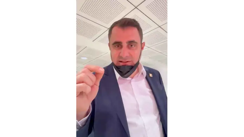 CHP Genel Merkezi’nde gergin tahliye: İzmir’den toplanma çağrısı haberinin görseli