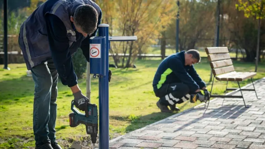 İzmir Büyükşehir’den yeşil alanlarda bayram hazırlığı haberinin görseli