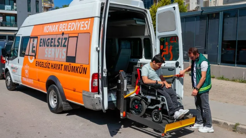Konak’ta Engelsiz Servis hayatı kolaylaştırıyor haberinin görseli