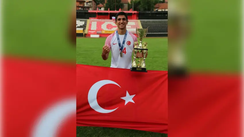 Aliağa FK’lı Semih Ayriç dünya zirvesinde haberinin görseli