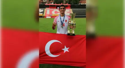 Aliağa FK’lı Semih Ayriç dünya zirvesinde
