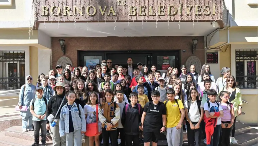 Bornova Belediyesi’nde öğrencilere yerel yönetim dersi haberinin görseli