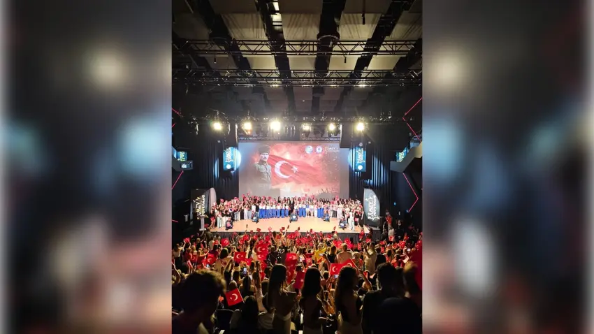MEV Koleji’nde Gençlik Haftası coşkusu performans gecesiyle taçlandı haberinin görseli
