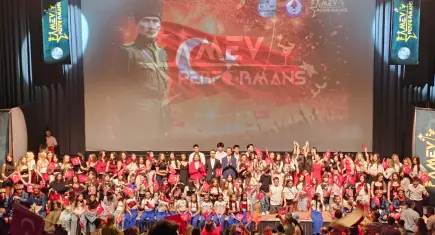 MEV Koleji’nde Gençlik Haftası coşkusu performans gecesiyle taçlandı