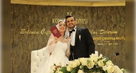 Mühendis çift dünya evine girdi