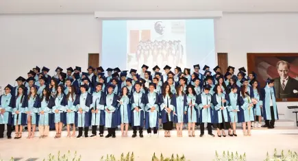 Özel İAOSB Nedim Uysal MTAL’de öğrenciler diplomalarını aldı