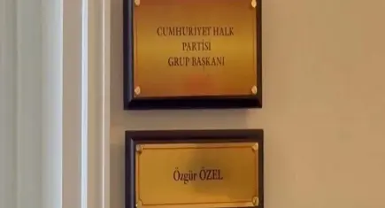 Özel’in TBMM’deki tabelası değişti: Artık 'Grup Başkanı'