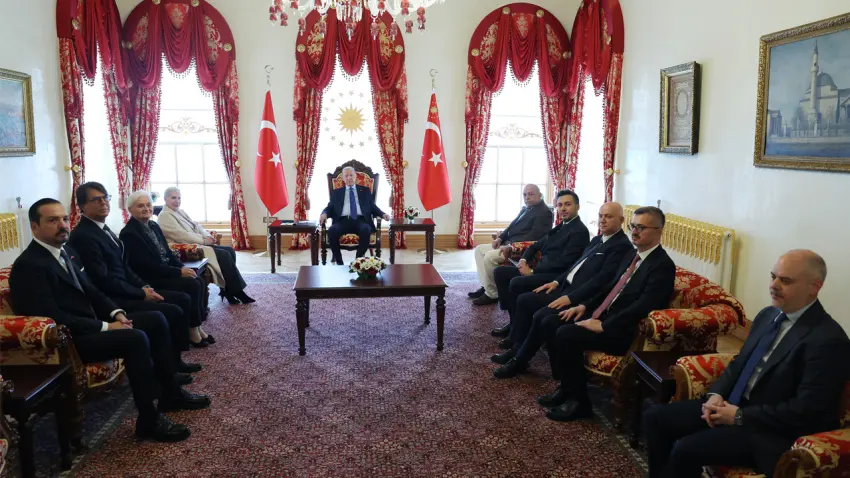 Cumhurbaşkanı Erdoğan, Adnan Menderes ve dava arkadaşlarının aileleriyle görüştü haberinin görseli