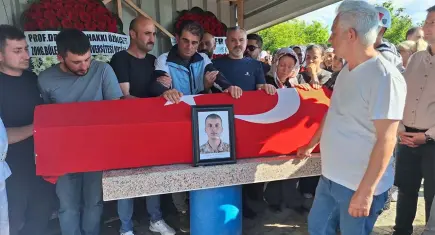 İzmir’de hayatını kaybeden asker memleketinde son yolculuğuna uğurlandı
