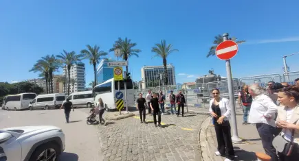 Özel’in İzmir mitingine barikat engeli