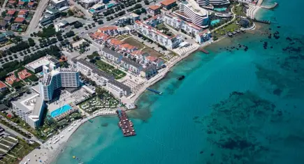 Çeşme'de bayram tatili yoğunluğu