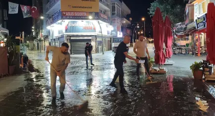 Çiğli’de bayram öncesi temizlik seferberliği