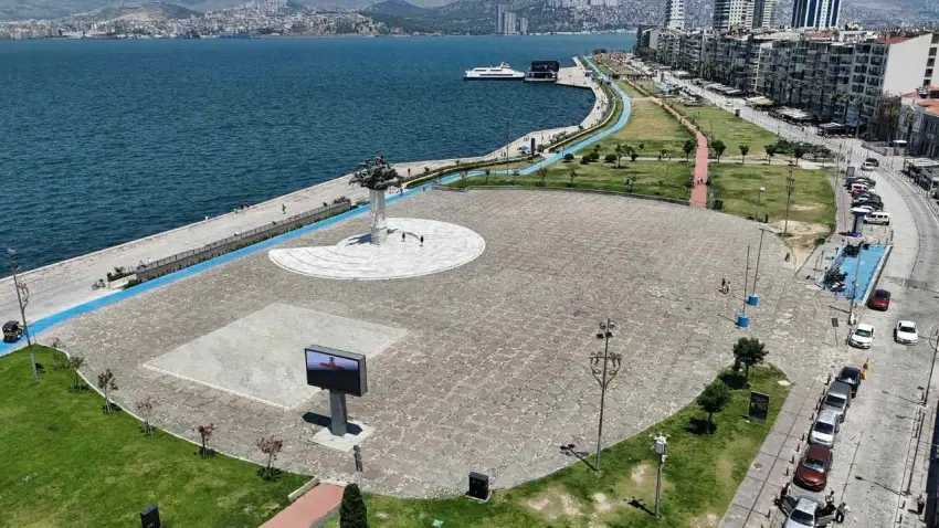 İzmir’de Kordon boş kaldı haberinin görseli