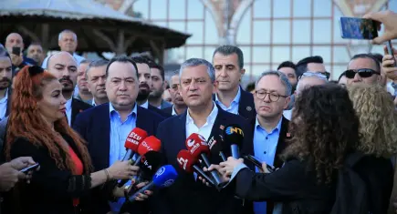 Özgür Özel’den ‘yeni parti’ iddialarına yanıt: Kimse partisinden ayrılmasın, sahip çıkacağız!
