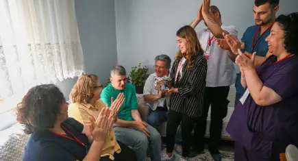 Selçuk Kosova’ya Bornova Belediyesi’nden sürpriz kutlama