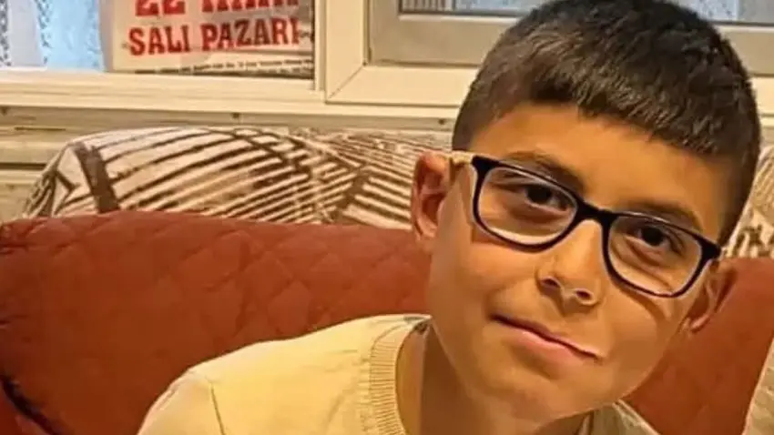 Traktör kazasında 10 yaşındaki çocuk uçuruma yuvarlanarak hayatını kaybetti haberinin görseli