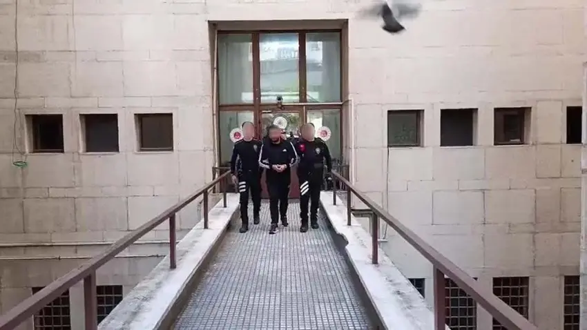 Bursa’da dayısını öldürüp günlerce cesetle aynı evde kalan yeğen tutuklandı haberinin görseli