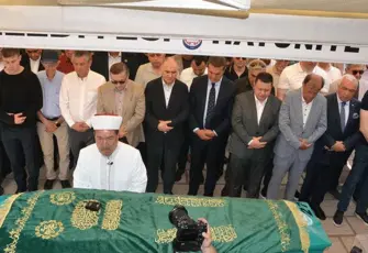 Özgür Özel amcasının cenazesine katıldı