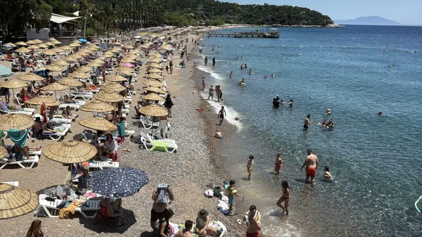 Bodrum sahillerinde bayram yoğunluğu haberinin görseli
