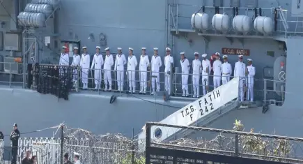 TCG Fatih, Sarayburnu Limanı'nda ziyarete açıldı
