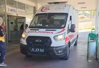 Bahçesinde gördüğü yılanı vurmak isterken av tüfeği ile 5 kişiyi yaraladı