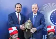 Cumhurbaşkanı Erdoğan’a İstanbul’un Fethi programında özel miğfer hediyesi