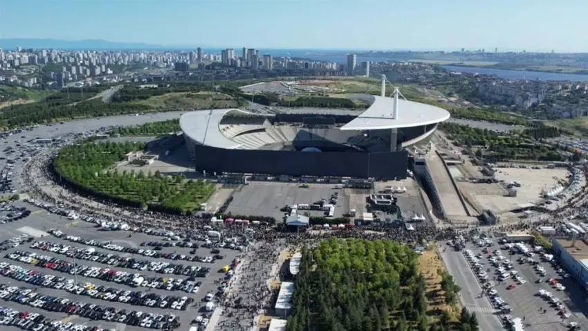 Kanye West konseri öncesi Atatürk Olimpiyat Stadyumu'nda yoğunluk
