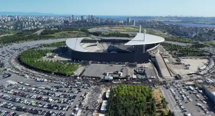 Kanye West konseri öncesi Atatürk Olimpiyat Stadyumu'nda yoğunluk