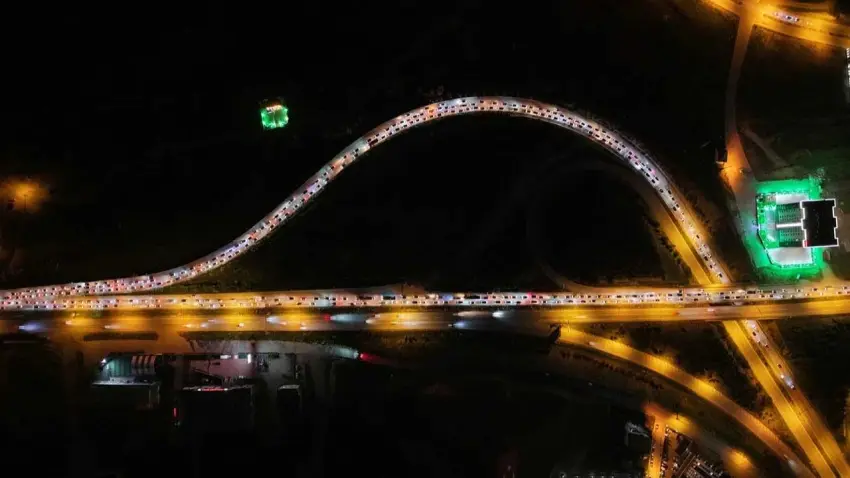 Kilit kavşakta kilometrelerce kuyruk! haberinin görseli