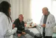 Konak’ta evde sağlık desteği sürüyor