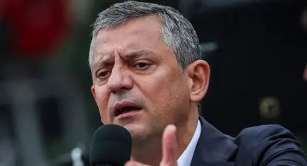 Özgür Özel Güvenpark’tan seslendi, elektriği kestiler: Sesimizi asla kesemeyecekler!