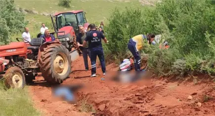 Afyonkarahisar'da traktör kazası baba ve oğlunu canından etti