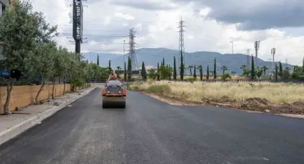 Bornova Işıkkent’te 20 sokakta asfaltlama tamamlanıyor