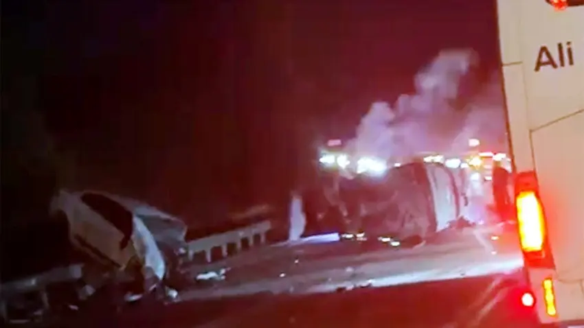 Burdur’da zincirleme kaza: 3 ölü, 6 yaralı haberinin görseli