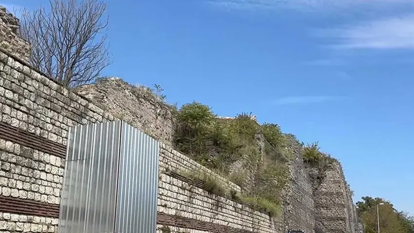 Edirnekapı Surları'nda şüpheli hareketlilik: Telefonlarından İkbal Uzuner cinayeti yazışmaları çıktı! haberinin görseli