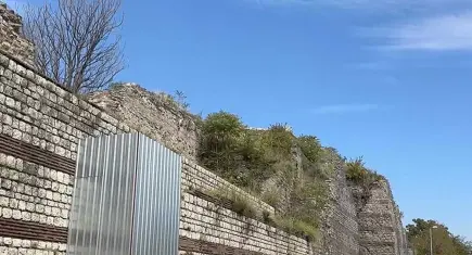 Edirnekapı Surları'nda şüpheli hareketlilik: Telefonlarından İkbal Uzuner cinayeti yazışmaları çıktı!